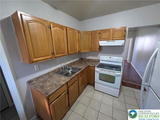 609 Walnut Avenue A, Easton, PA 18042