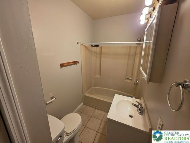 609 Walnut Avenue A, Easton, PA 18042