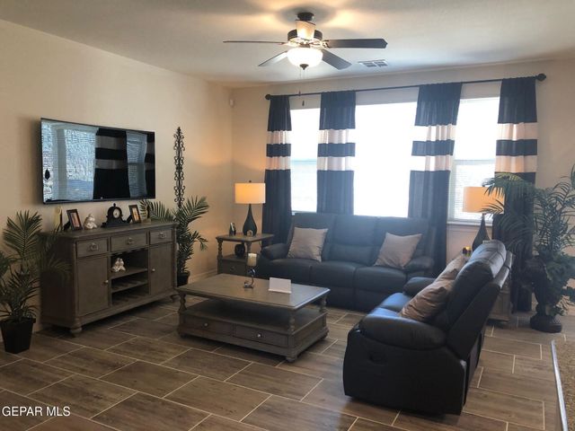 10705 Aaron Street, El Paso, TX 79924