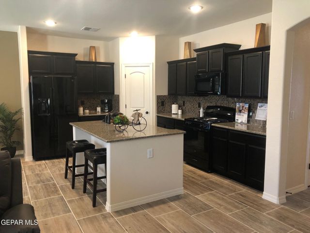 10705 Aaron Street, El Paso, TX 79924