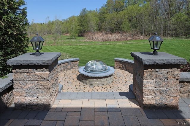 124 Turning Leaf Drive, Manlius, NY 13104