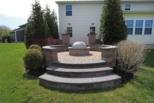 124 Turning Leaf Drive, Manlius, NY 13104