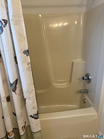 13 Dunham Drive 13, Guilford, CT 06437