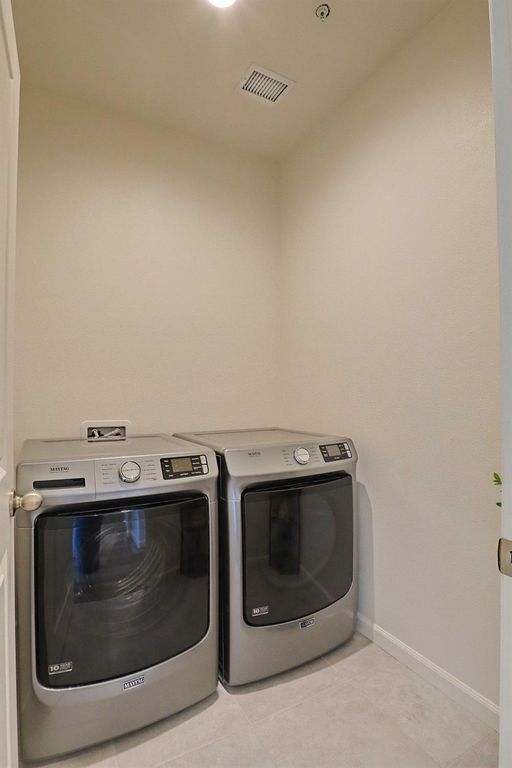 Image 13 of property listing at 4049 San Jose Avenue, Clovis, CA 93619