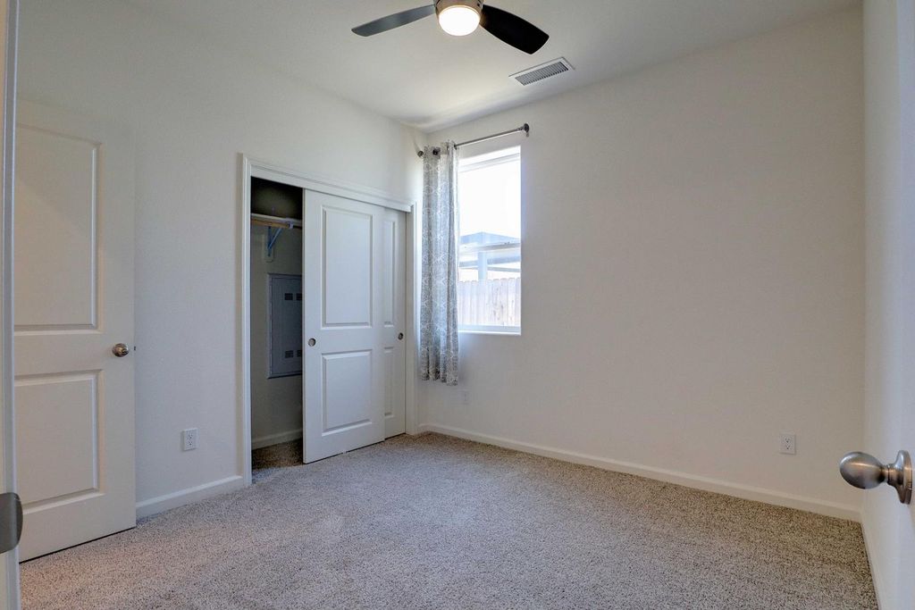 Image 17 of property listing at 4049 San Jose Avenue, Clovis, CA 93619