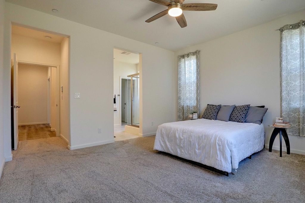 Image 21 of property listing at 4049 San Jose Avenue, Clovis, CA 93619