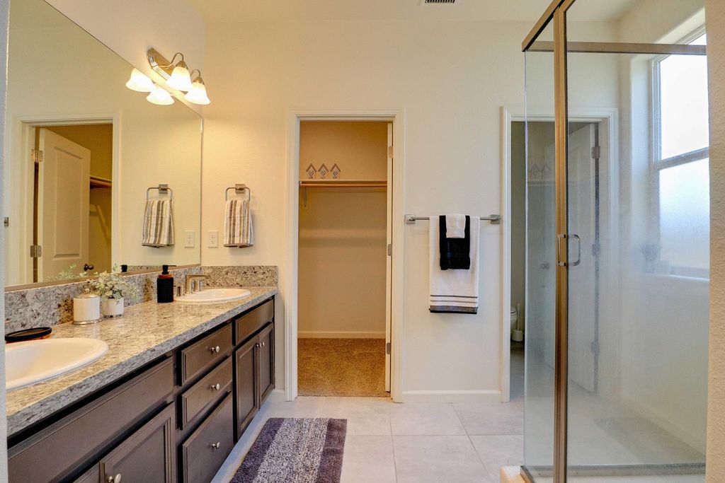 Image 25 of property listing at 4049 San Jose Avenue, Clovis, CA 93619