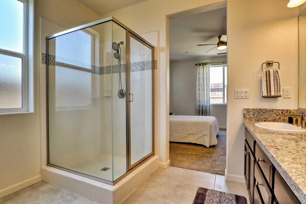 Image 27 of property listing at 4049 San Jose Avenue, Clovis, CA 93619