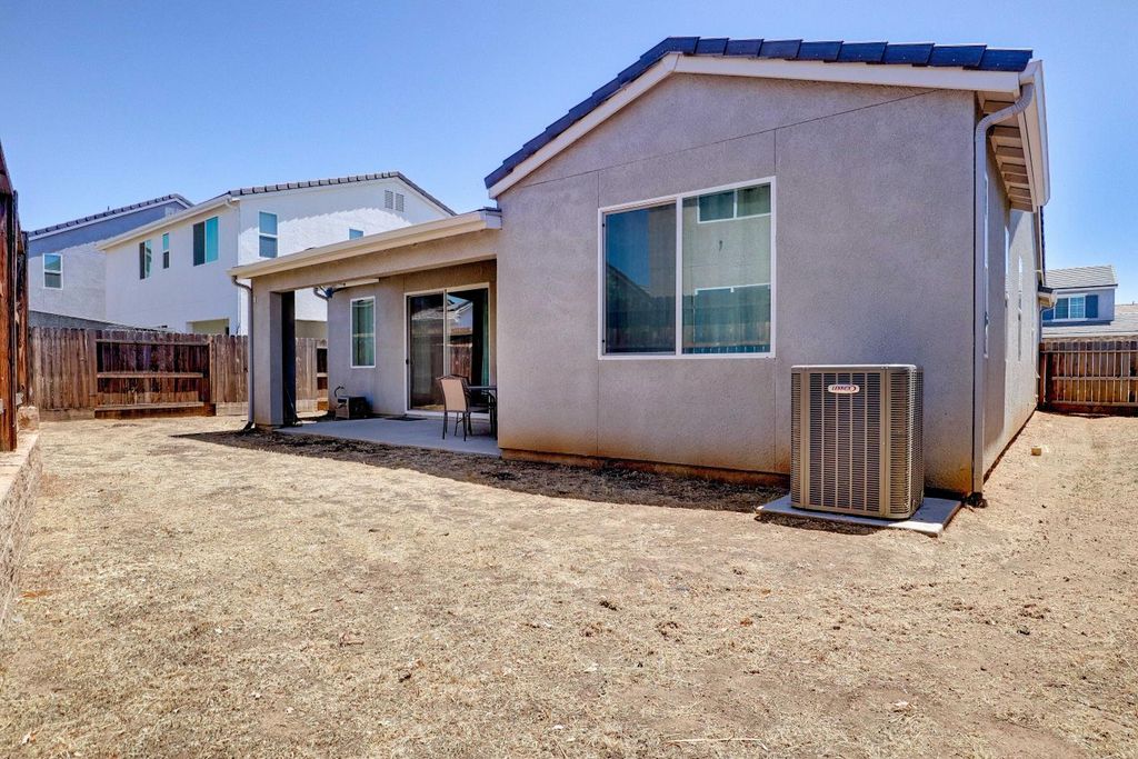 Image 31 of property listing at 4049 San Jose Avenue, Clovis, CA 93619