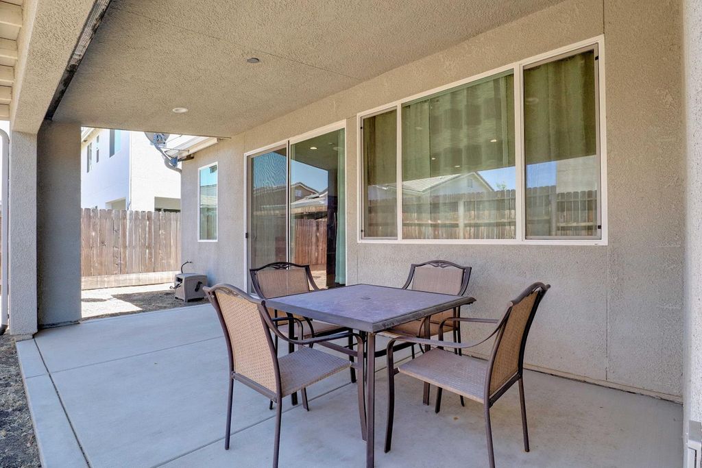 Image 34 of property listing at 4049 San Jose Avenue, Clovis, CA 93619