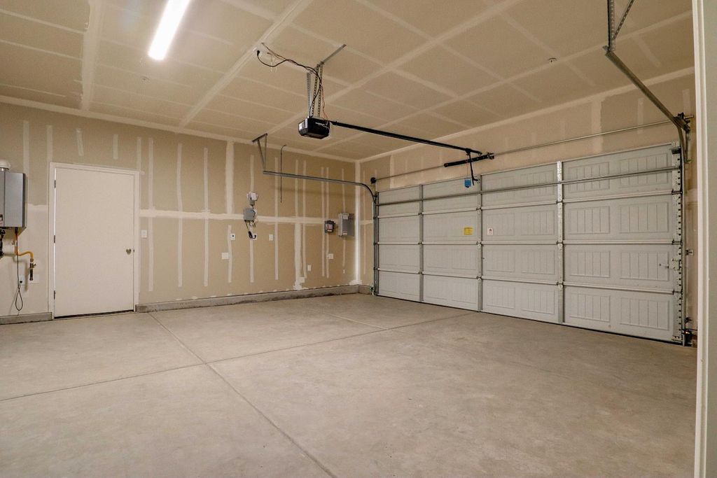 Image 36 of property listing at 4049 San Jose Avenue, Clovis, CA 93619