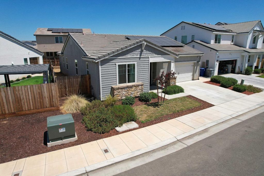 Image 57 of property listing at 4049 San Jose Avenue, Clovis, CA 93619
