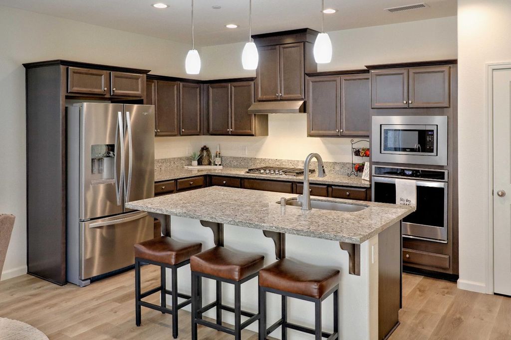 Image 9 of property listing at 4049 San Jose Avenue, Clovis, CA 93619