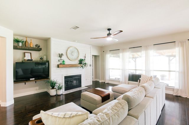 204 Country Lakes Drive, Argyle, TX 76226