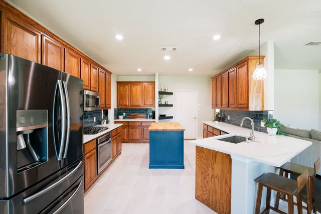 204 Country Lakes Drive, Argyle, TX 76226