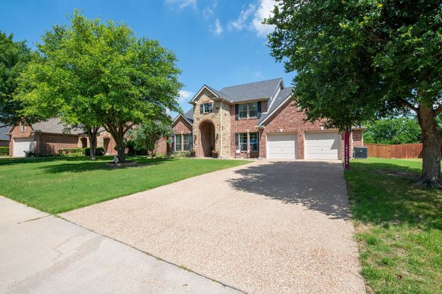 204 Country Lakes Drive, Argyle, TX 76226