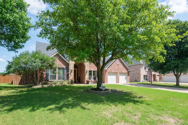 204 Country Lakes Drive, Argyle, TX 76226