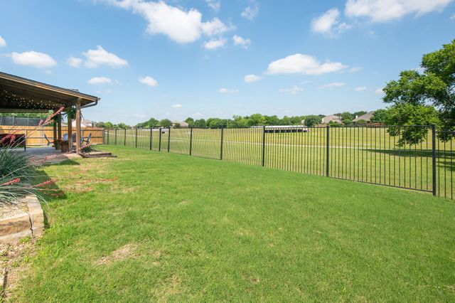204 Country Lakes Drive, Argyle, TX 76226