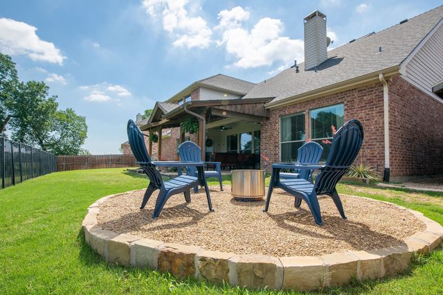 204 Country Lakes Drive, Argyle, TX 76226