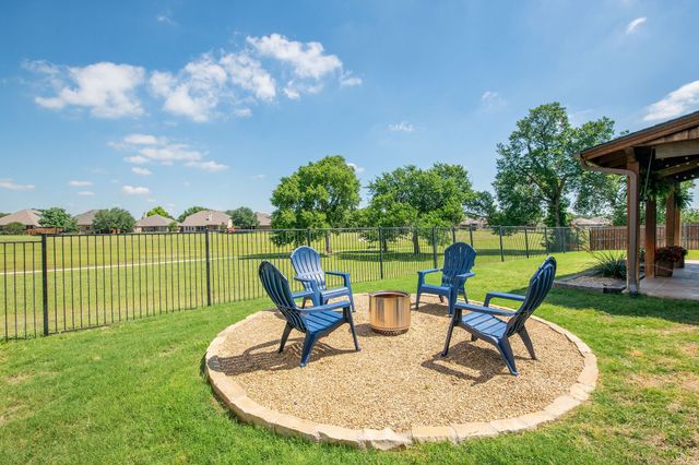 204 Country Lakes Drive, Argyle, TX 76226