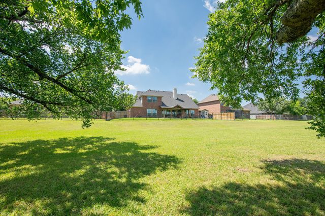 204 Country Lakes Drive, Argyle, TX 76226