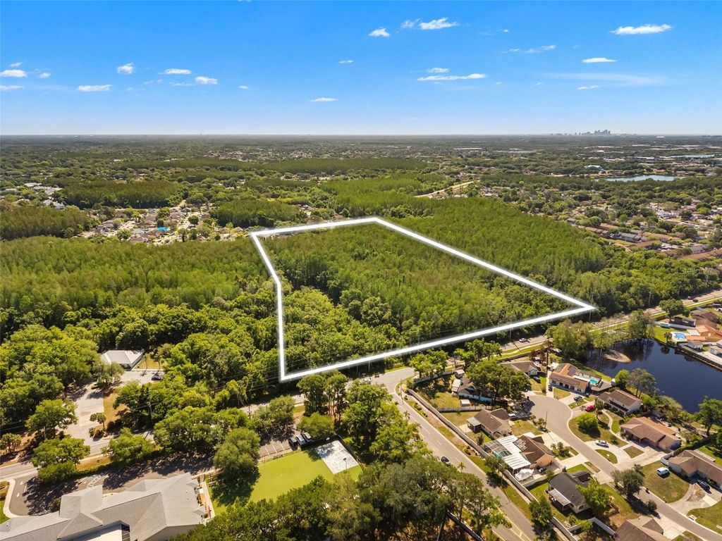Image 4 of property listing at 12591 HENDERSON ROAD, Tampa, FL 33619