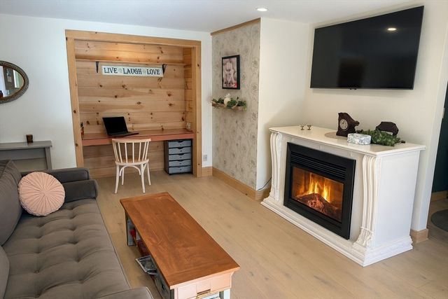 15 Foundry St C32, Easton, MA 02375