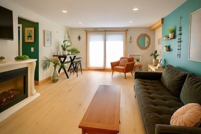 15 Foundry St C32, Easton, MA 02375