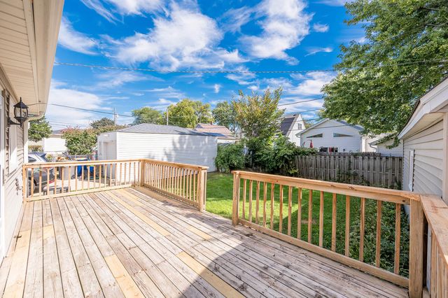 129 S Dubois Avenue, Elgin, IL 60123