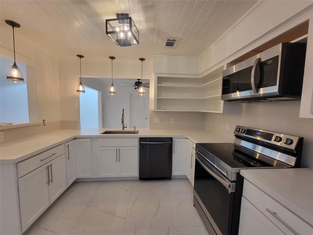 1808 Saxony Lane, Houston, TX 77058