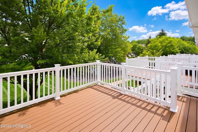 28 Abby Road, Farmingdale, NJ 07727