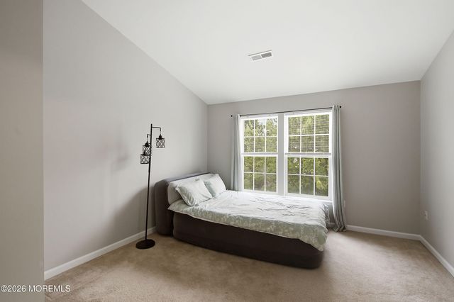 28 Abby Road, Farmingdale, NJ 07727