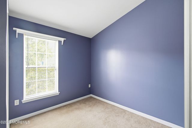 28 Abby Road, Farmingdale, NJ 07727