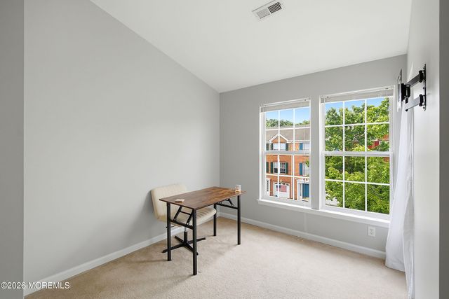 28 Abby Road, Farmingdale, NJ 07727