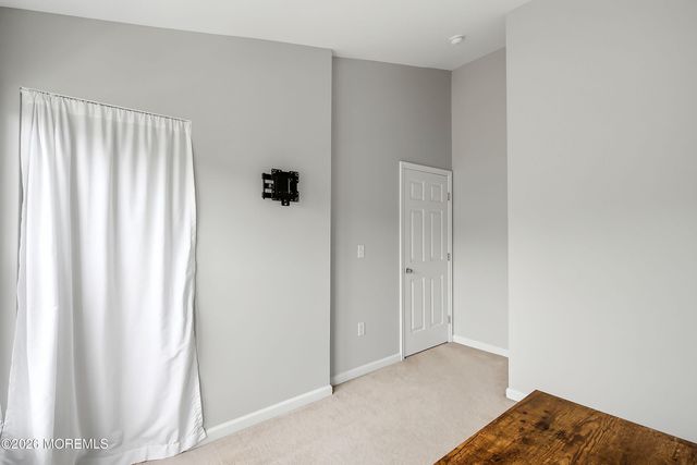 28 Abby Road, Farmingdale, NJ 07727