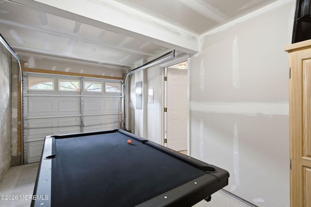28 Abby Road, Farmingdale, NJ 07727