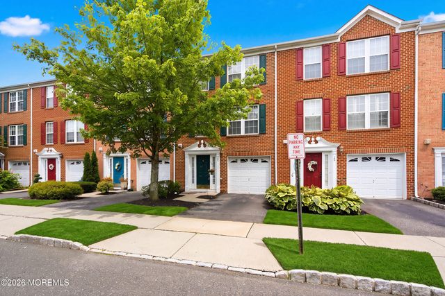 28 Abby Road, Farmingdale, NJ 07727