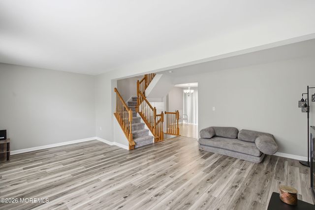 28 Abby Road, Farmingdale, NJ 07727