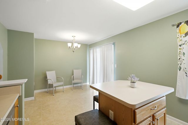 28 Abby Road, Farmingdale, NJ 07727