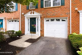 28 Abby Road, Farmingdale, NJ 07727