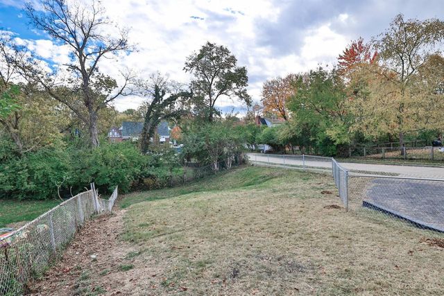 6402 Mayflower Avenue, Cincinnati, OH 45237