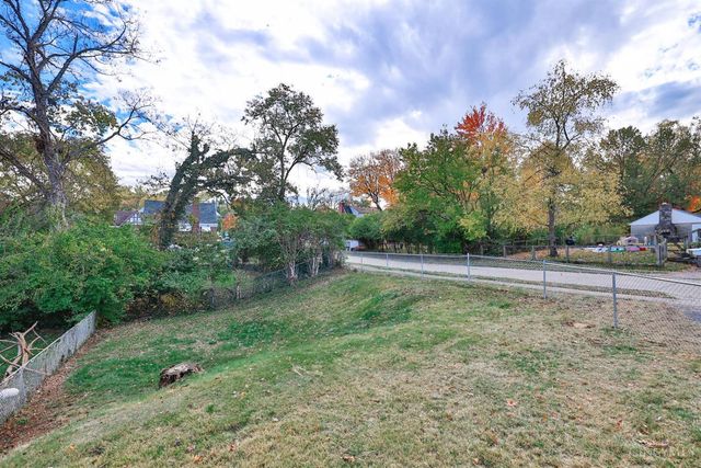 6402 Mayflower Avenue, Cincinnati, OH 45237