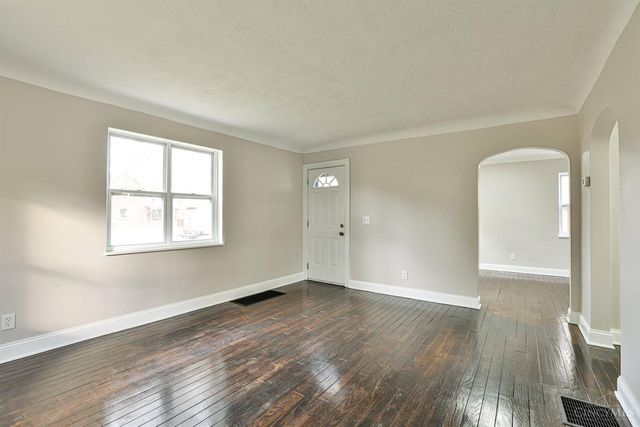 6402 Mayflower Avenue, Cincinnati, OH 45237