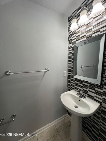 4221 CLYBOURNE Lane, Jacksonville, FL 32216