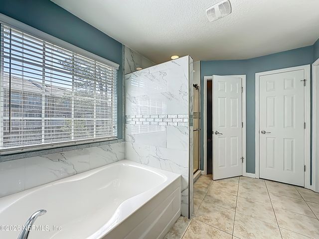 4221 CLYBOURNE Lane, Jacksonville, FL 32216