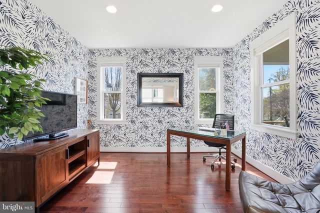 401 N EDGEWOOD ST, Arlington, VA 22201