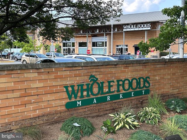 401 N EDGEWOOD ST, Arlington, VA 22201