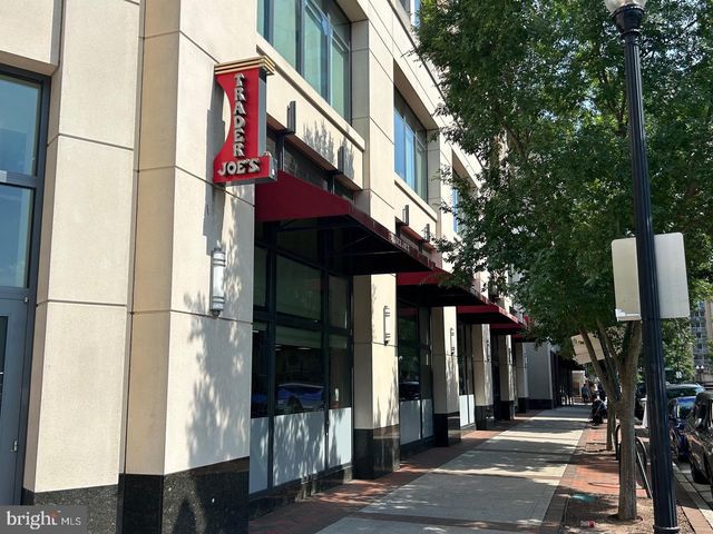 401 N EDGEWOOD ST, Arlington, VA 22201