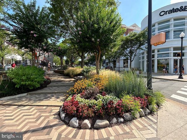 401 N EDGEWOOD ST, Arlington, VA 22201