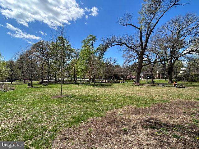 401 N EDGEWOOD ST, Arlington, VA 22201